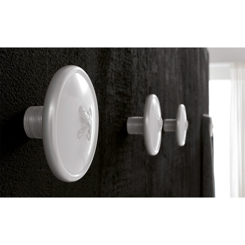 BOTTONE Porte-manteau mural Cattelan Button en polyuréthane nacre blanche