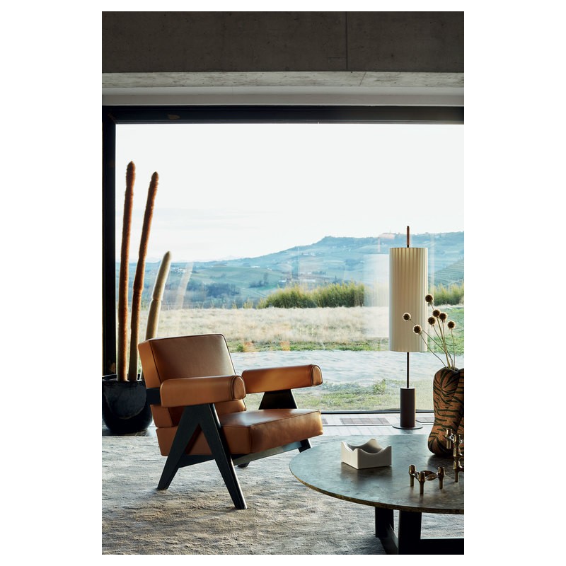 Capitol Complex Armchair 053 Cassina Capitol Complex Fauteuil avec structure en bois et assise au choix