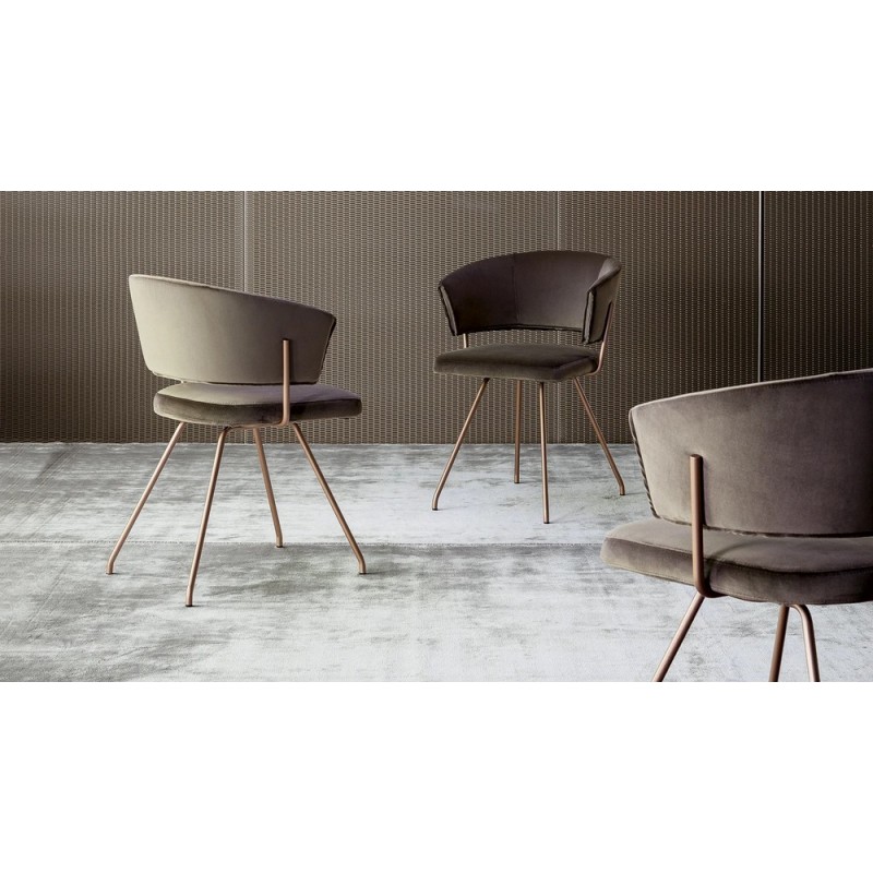 Sedia_Bahia Chaise Bonaldo Bahia avec pieds en métal et assise au choix