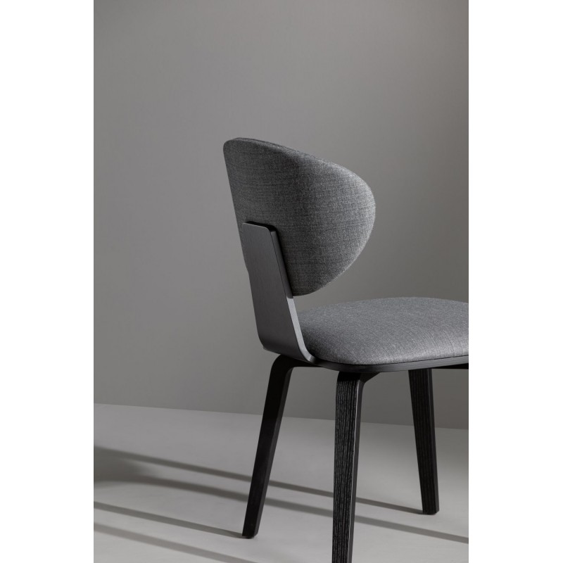 Sedia_Olos chair met Chaise Bonaldo Olos avec pieds en métal, dossier en bois et assise au choix
