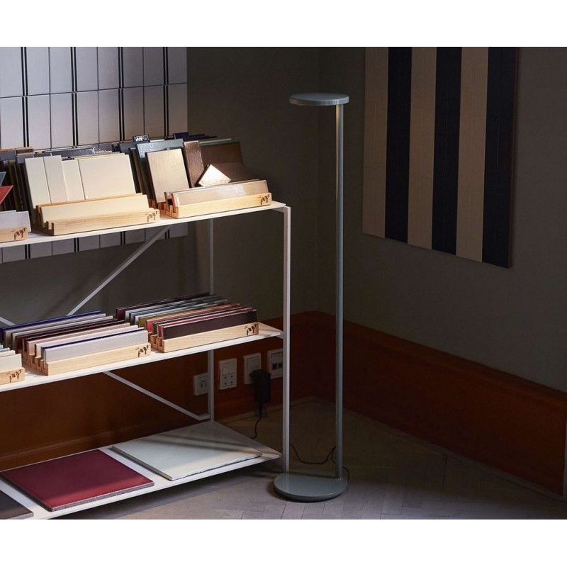 OBLIQUE FLOOR USB-C Flos Oblique Floor USB-C Floor Lamp in various finishes