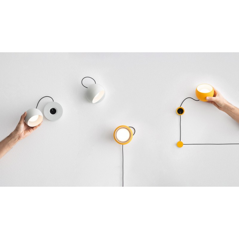 AR IXA Lámpara de mesa Artemide Ixa en diferentes acabados