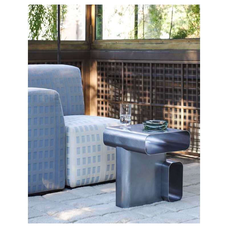 Tavolino Soft Corners Side Table 507 Table basse fixe Cassina Soft Corners 3 volumes en acier 49x41 cm