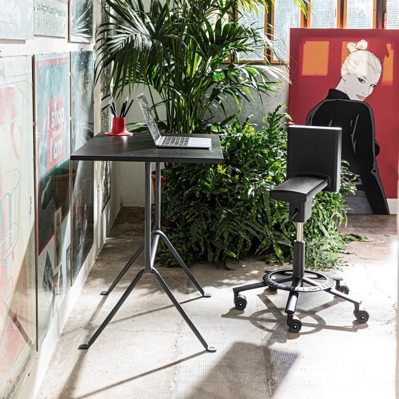360 Chair SD1540 Chaise pivotante Magis 360° avec structure en métal et assise en polyuréthane noir 1764