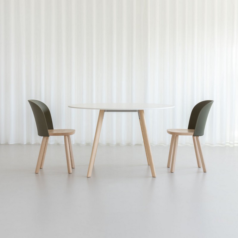 Alpina SD2940 Silla Alpina Magis en madera y respaldo de polipropileno
