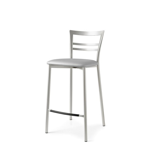 Tabouret Connubia Go! CB1513 avec structure en métal et assise au choix, hauteur 94 cm.