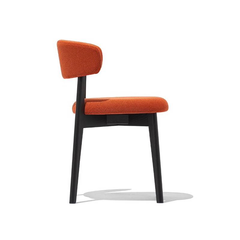  Silla Connubia Talks CB2141-MTO con estructura de haya y asiento a elegir.