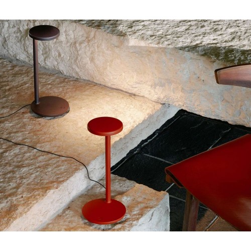 Flos Lampada da tavolo LED Oblique in diverse finiture