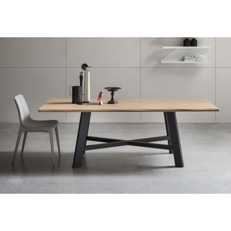  Table fixe Maronese Acf TAIGA avec structure en métal et plateau en bois mesurant 180 cm