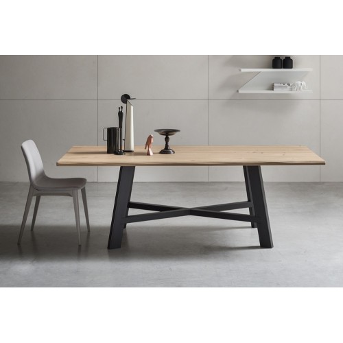 Maronese Acf Tavolo fisso TAIGA con struttura in metallo e piano in legno da L.200 cm