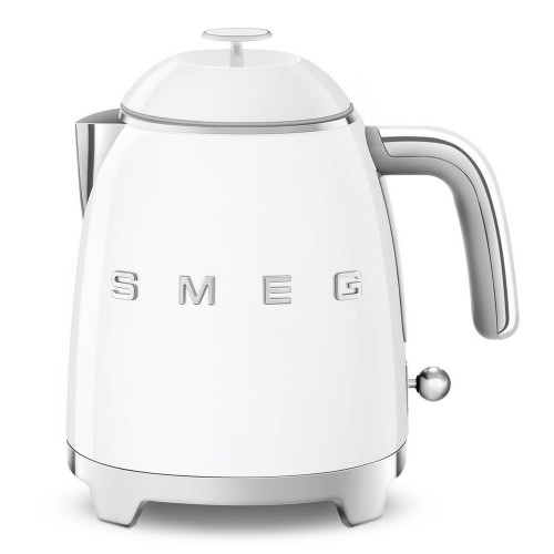 Smeg Mini hervidor de agua KLF05WHEU acabado blanco con logo Smeg 3D