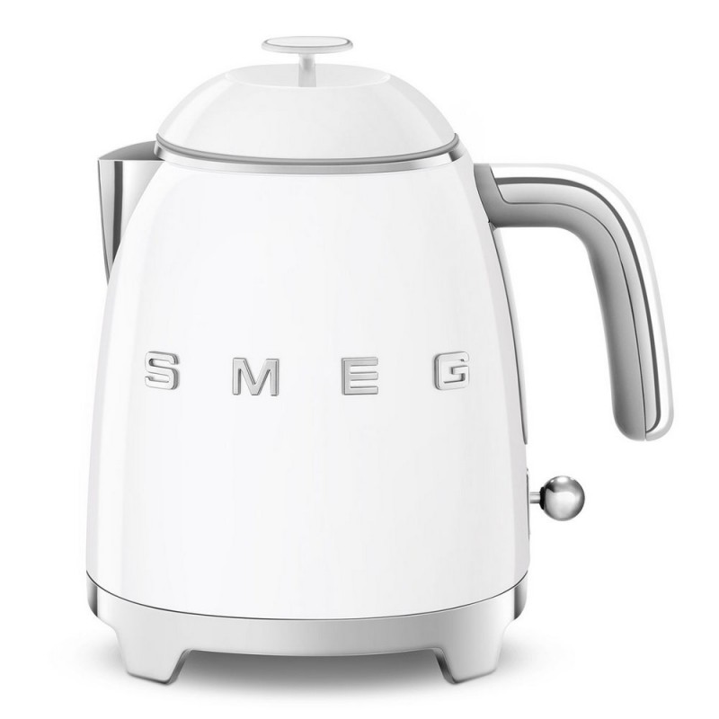  Smeg Mini bouilloire KLF05WHEU finition blanche avec logo Smeg 3D