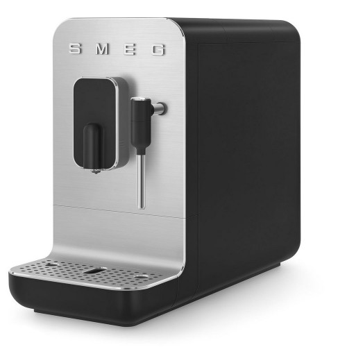 Smeg Machine à café automatique avec vapeur BCC02BLMEU finition noire