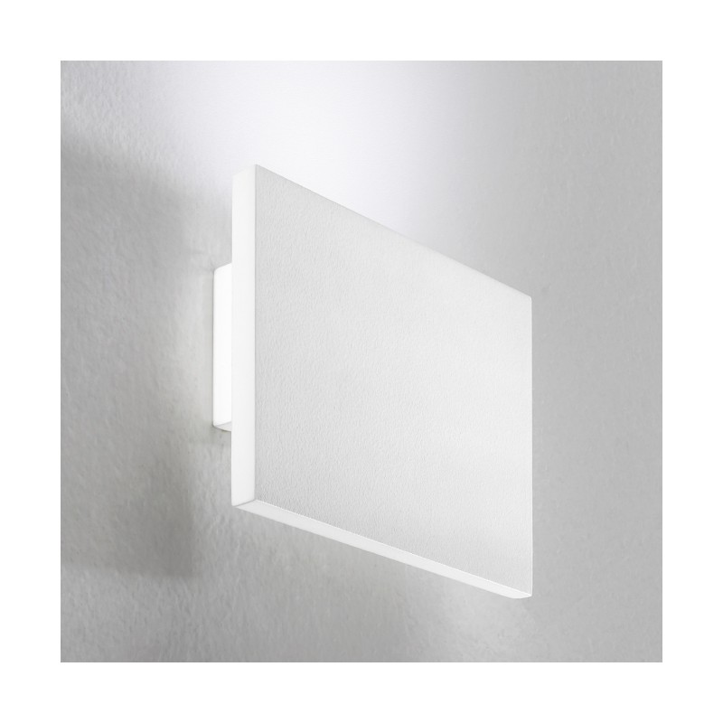  Minitallux LED wall lamp TRATTO 16.G.2 in different finishes by Icons Luce