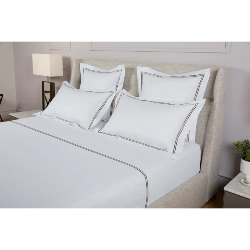 Completo letto in delicato percalle 200 TC della collezione Lux Hotel - Ferò