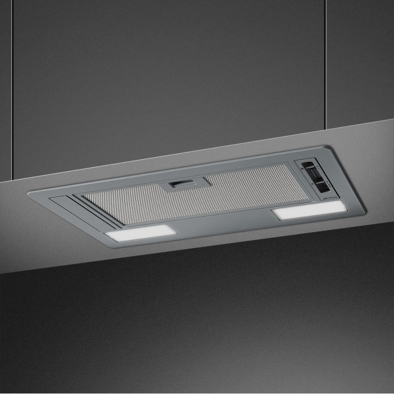 KSG52E Campana extractora integrable Smeg KSG52E de 54 cm con acabado plateado.