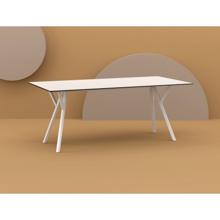 MAX TABLE 180 748